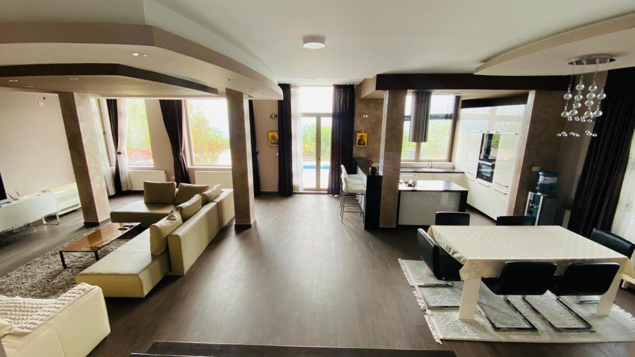 Villa Sunny Side Apartment Skopje Dolno Solnje Kültér fotó