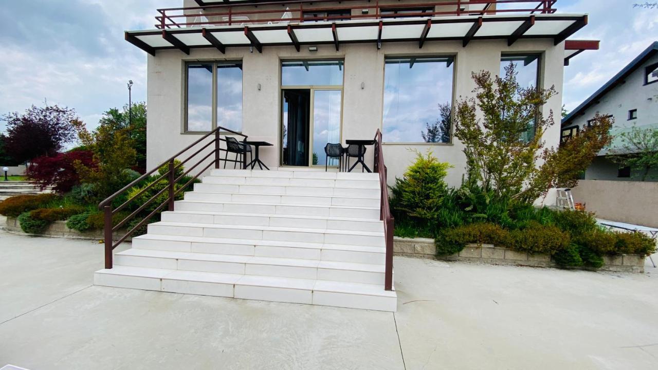 Villa Sunny Side Apartment Skopje Dolno Solnje Kültér fotó