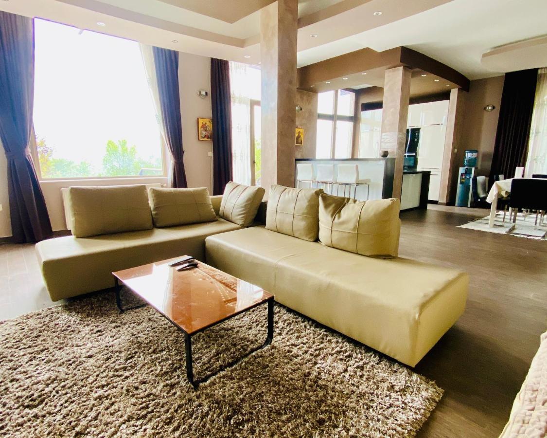 Villa Sunny Side Apartment Skopje Dolno Solnje Kültér fotó
